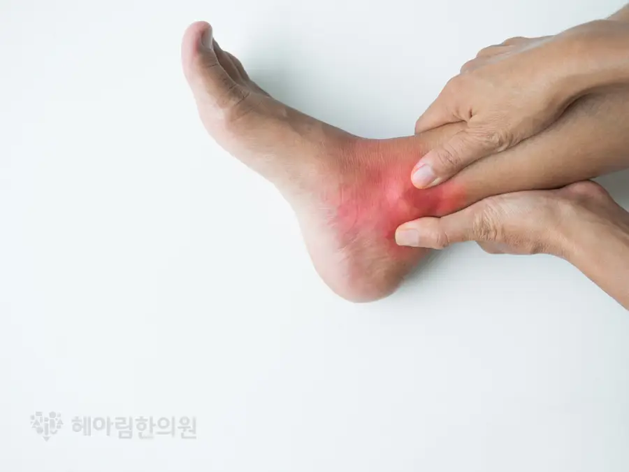 교통사고 산재 치료 - 손상성 유착, 후유증 치료 중요